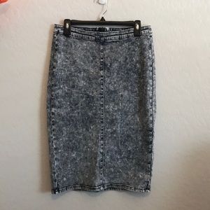 Acid wash stretch jean skirt size large